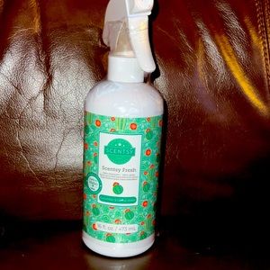 Scentsy Fresh Oder-eliminating frabic spray.
